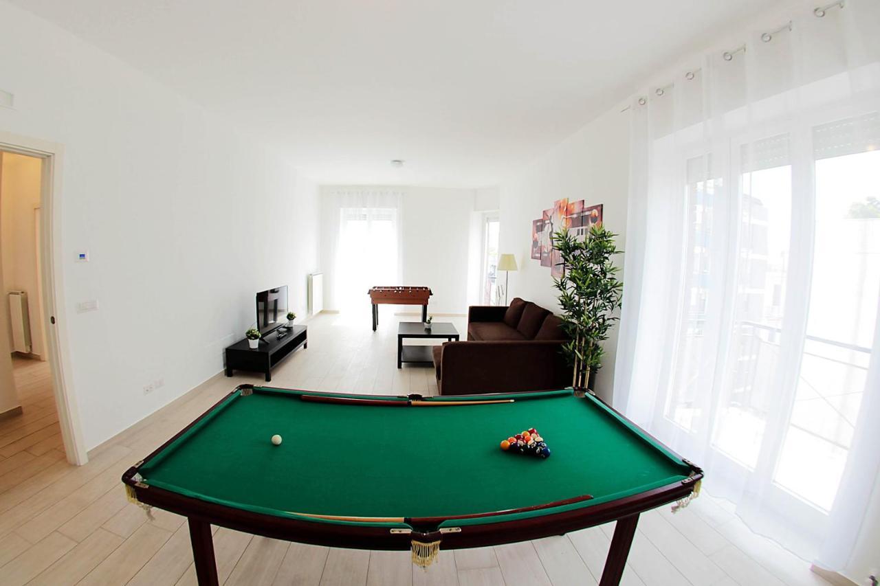 Apartment Andrea Deluxe Bari Esterno foto